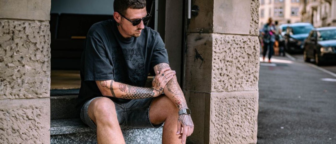 Tattoo zu tief gestochen: Anzeichen, Folgen & Lösungen