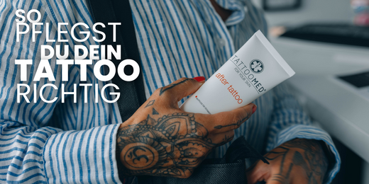 tätowierte Hand mit TattooMed after tattoo Pflege