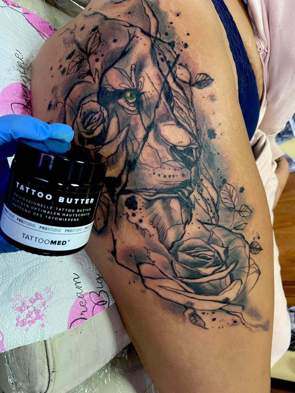 Cover Up Tattoo: Die Rettung durch Überstechen