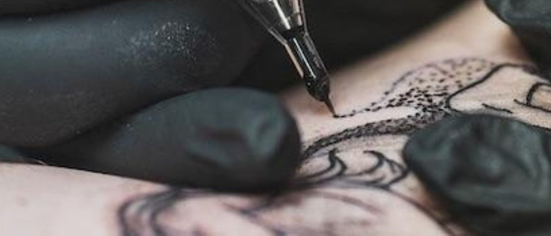 Tattoos mit Bluterkrankungen » Was Du beachten solltest ✓