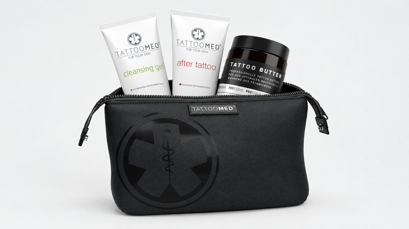 Die geöffnete TATTOOMED® CareBag mit Pflegeprodukten